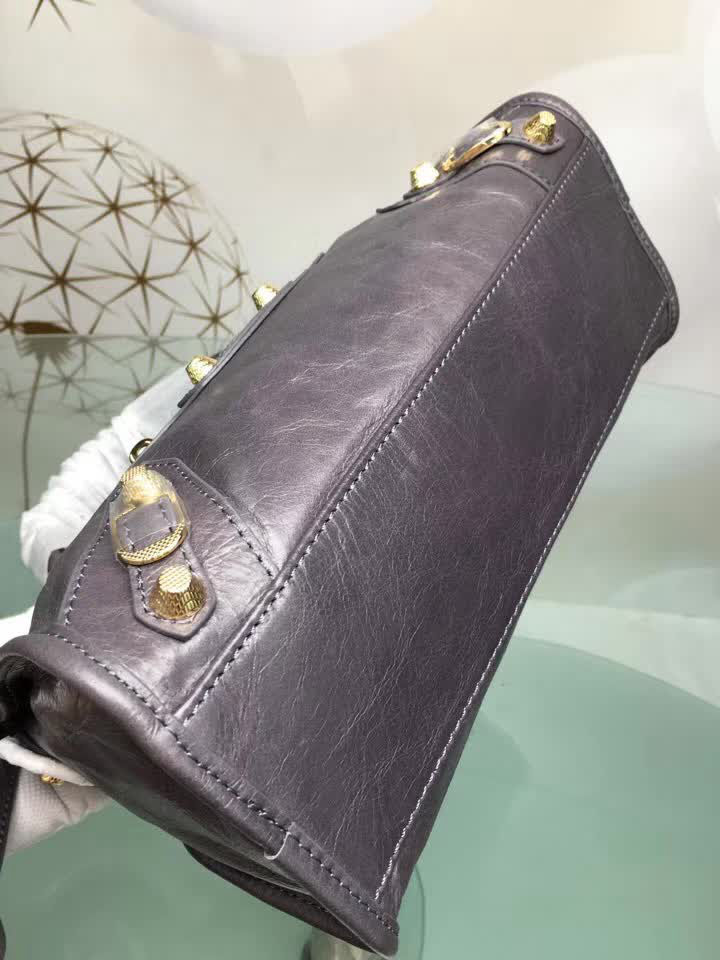 BALENCIAG巴黎世家 義大利進口 原版油蠟頭層牛皮 香皮小銀釘 時尚百搭 手提肩背斜挎包  BL1579